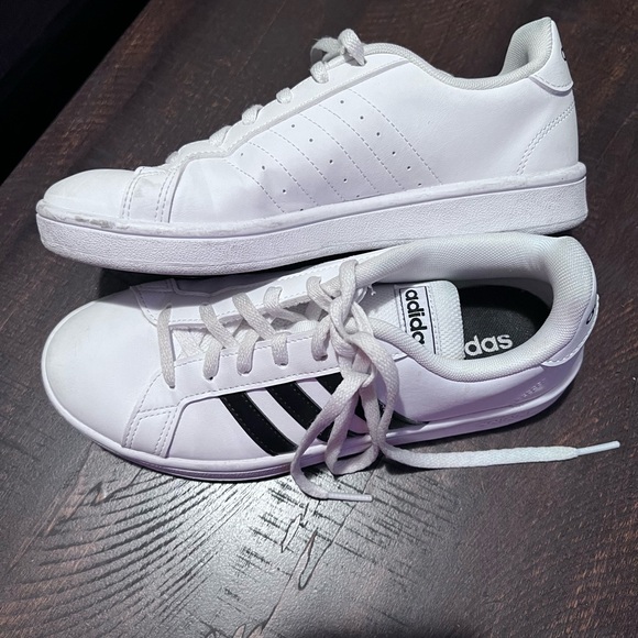 Adidas - Picture 2 of 4